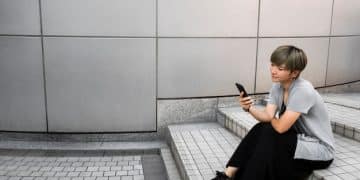 Riesgos de Seguridad en WiFi Público: Protege tu Móvil - Cover Image