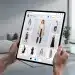 Interfaz futurista de guardarropa digital con recomendaciones de moda impulsadas por IA.